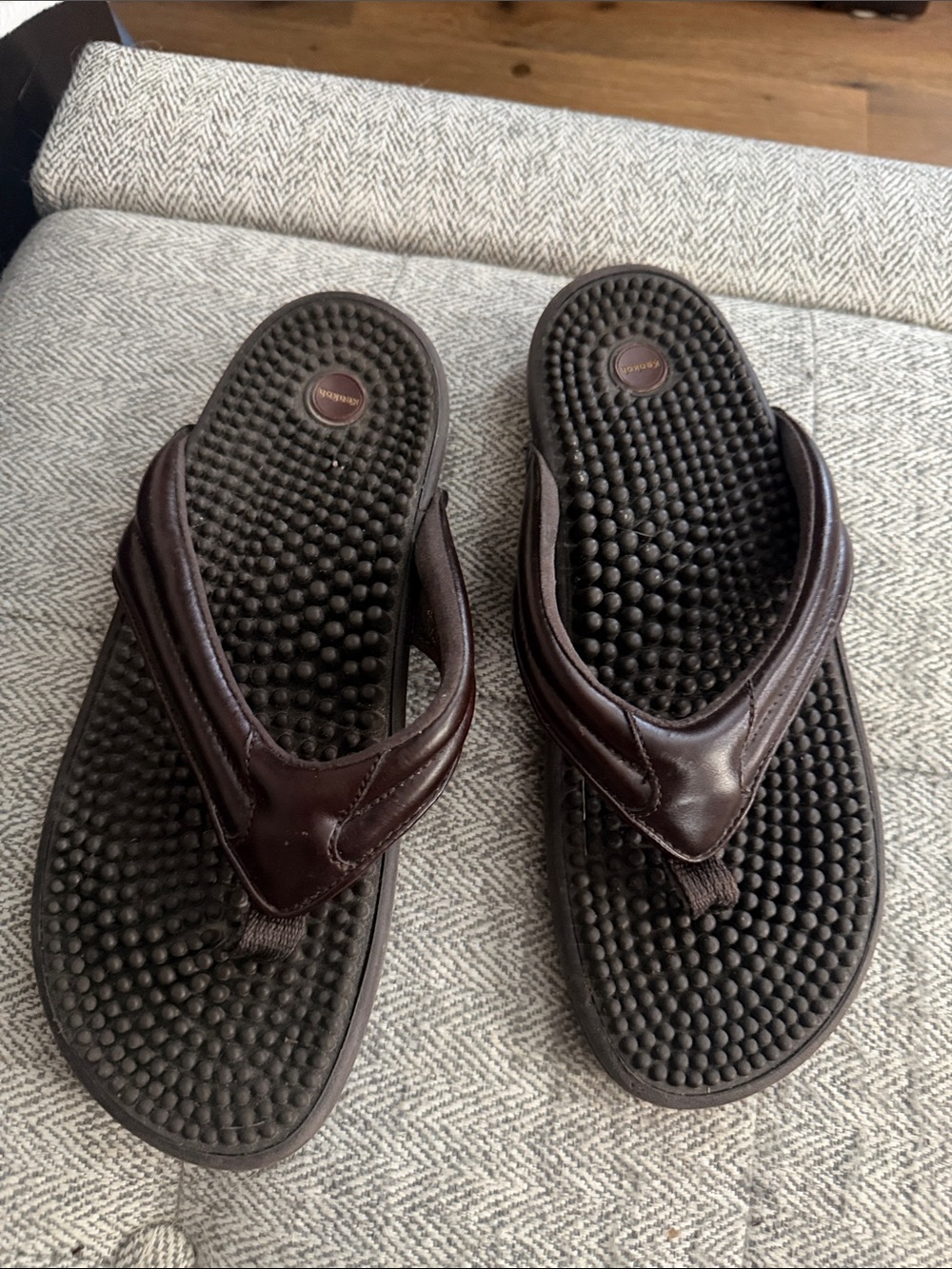Men's Dark Brown Massage Flip Flops - Cushioned Beaded Footbed